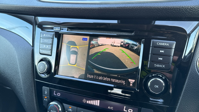 Nissan Qashqai 1.3 DiG-T 160 [157] N-Connecta 5dr DCT Glass Roof Petrol Hatchback